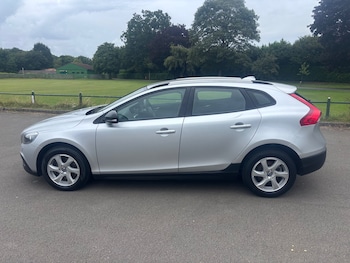 Used Volvo V40 2016 for sale - 75390669: Photo
