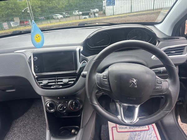 Used Peugeot 208 2015 for sale - 75017437: Photo 10
