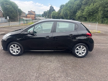 Used Peugeot 208 2015 for sale - 75017437: Photo