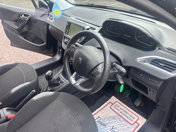 Used Peugeot 208 2015 for sale - 75017437: Photo 9
