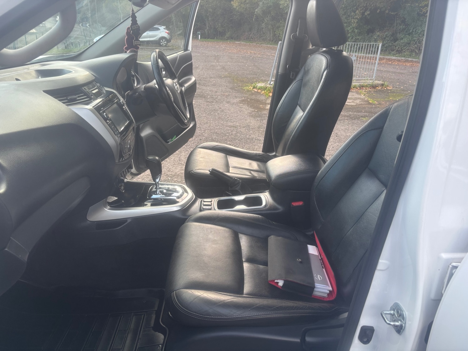 Used Nissan Navara 2018 for sale - 76390800: Photo 8