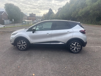 Used Renault Captur 2018 for sale - 76319195: Photo