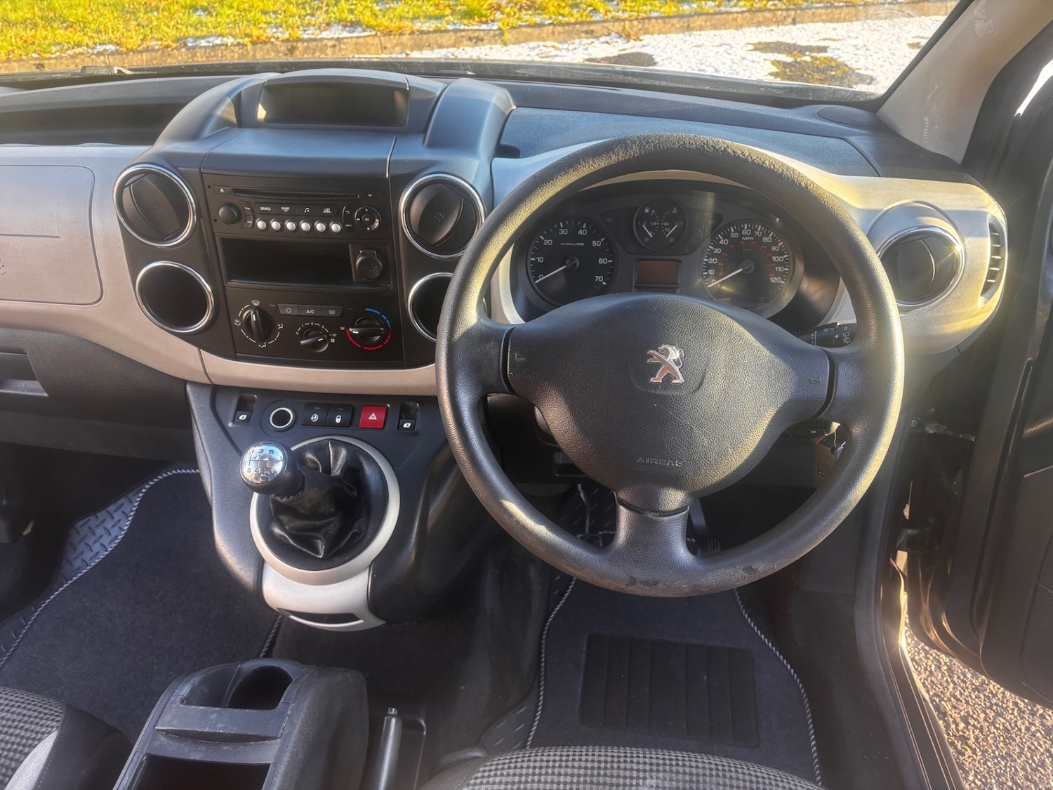 Used Peugeot Partner Tepee 2015 for sale - 77135599: Photo 11