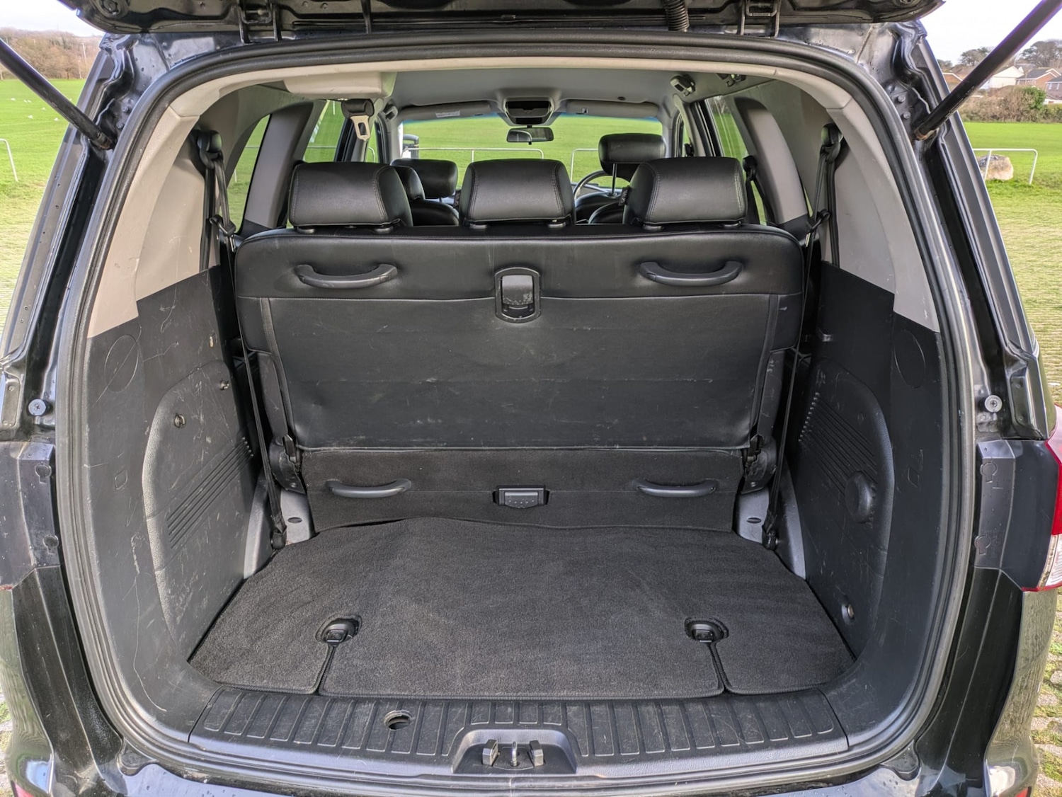 Used Ssangyong Turismo 2017 for sale - 76491705: Photo 10