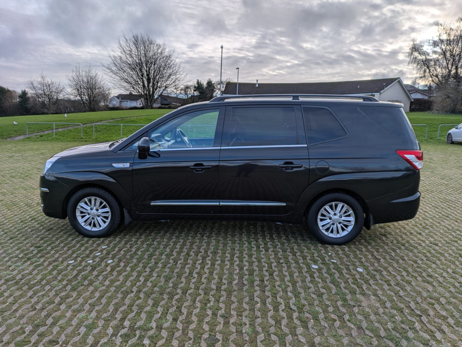 Used Ssangyong Turismo 2017 for sale - 76491705: Photo 6