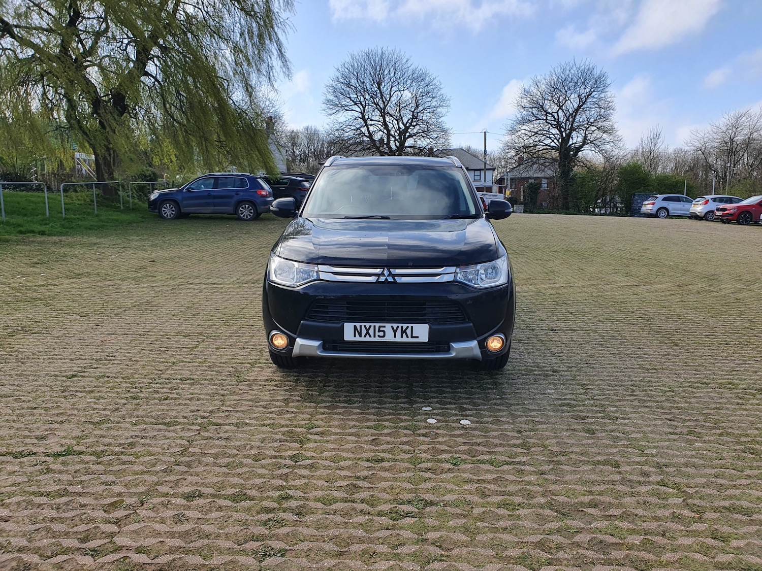 Used Mitsubishi Outlander 2015 for sale - 77917595: Photo 2