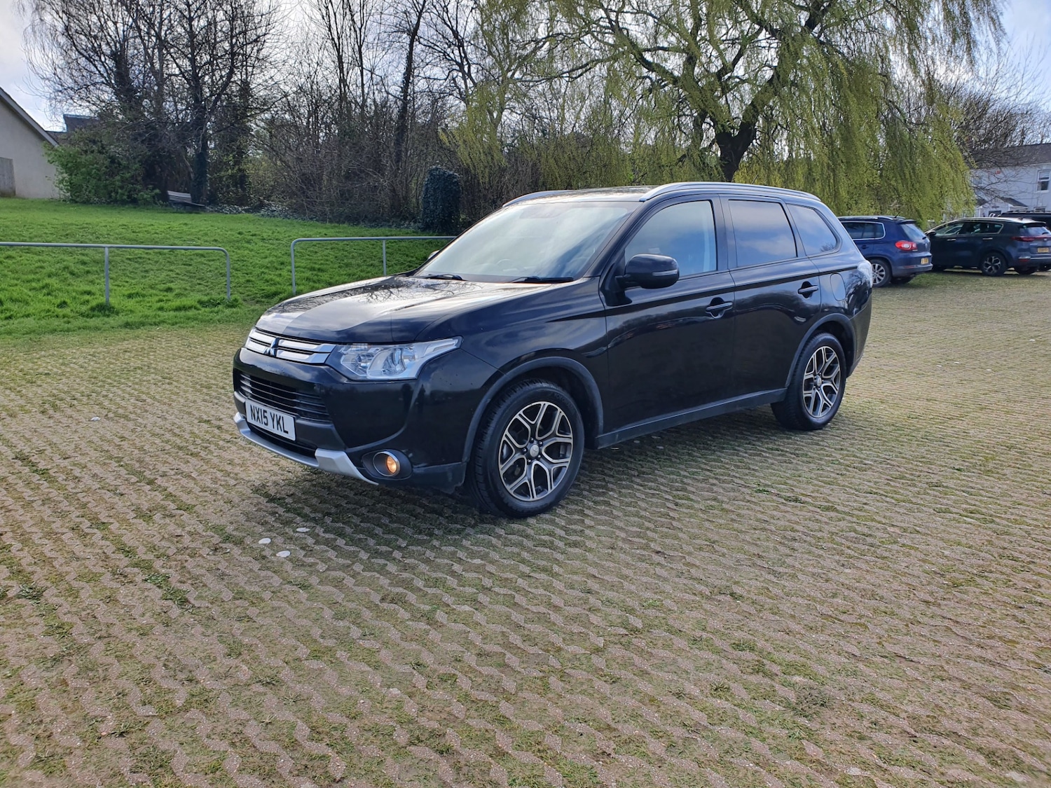 Used Mitsubishi Outlander 2015 for sale - 77917595: Photo 3
