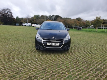Used Peugeot 208 2016 for sale - 76413424: Photo