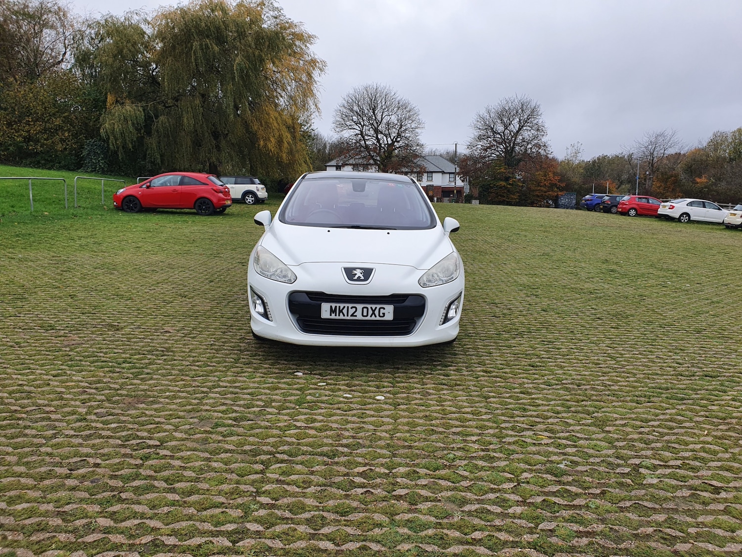Used Peugeot 308 2012 for sale - 76450424: Photo 2