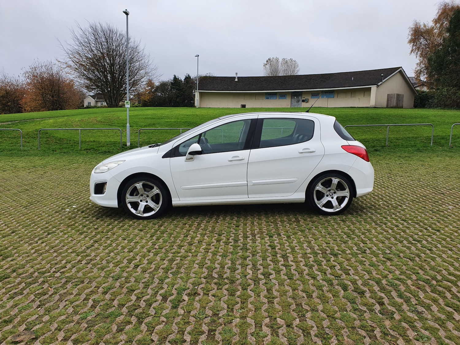Used Peugeot 308 2012 for sale - 76450424: Photo 4