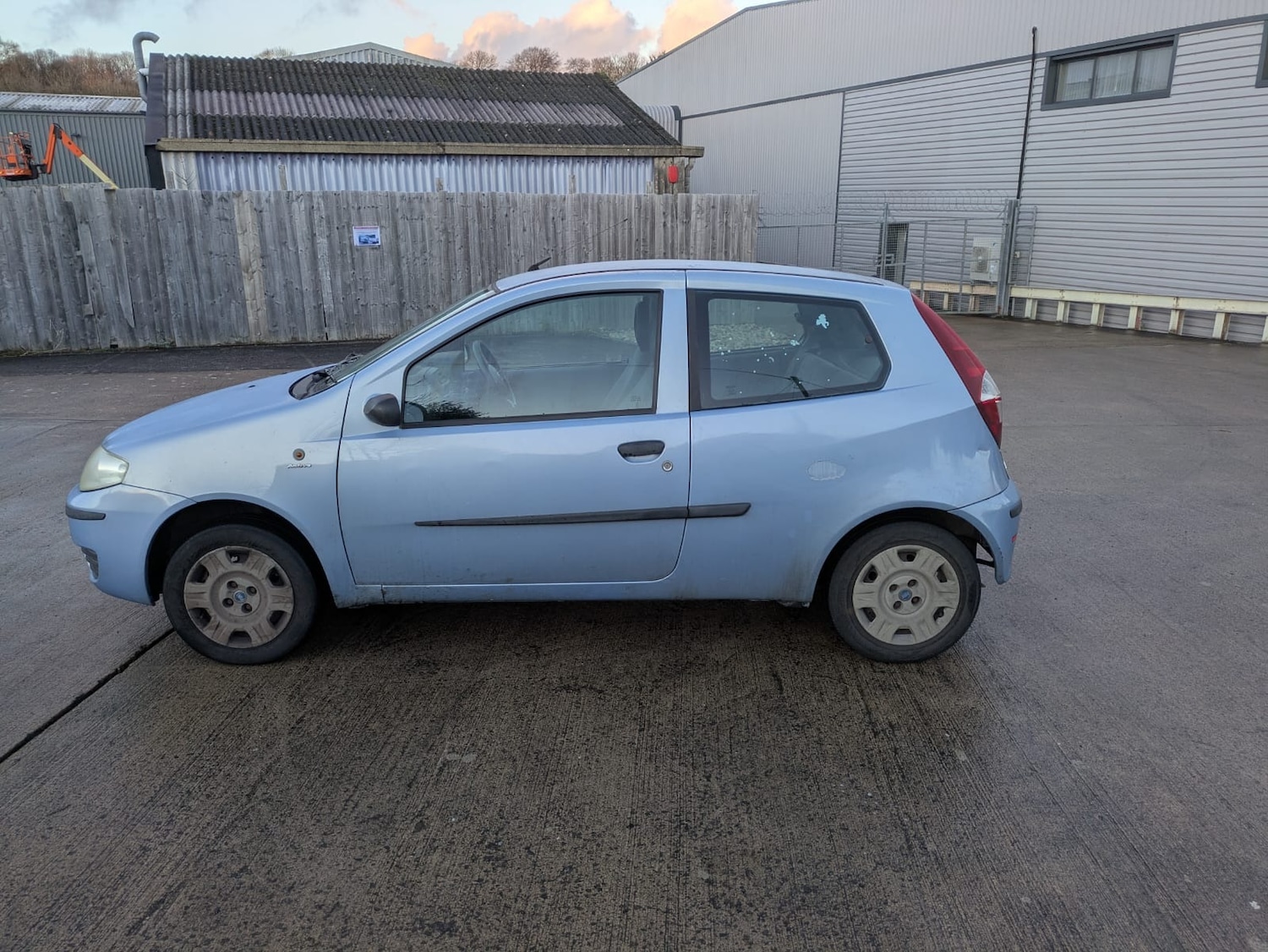 Used Fiat Punto 2004 for sale - 77241852: Photo 7
