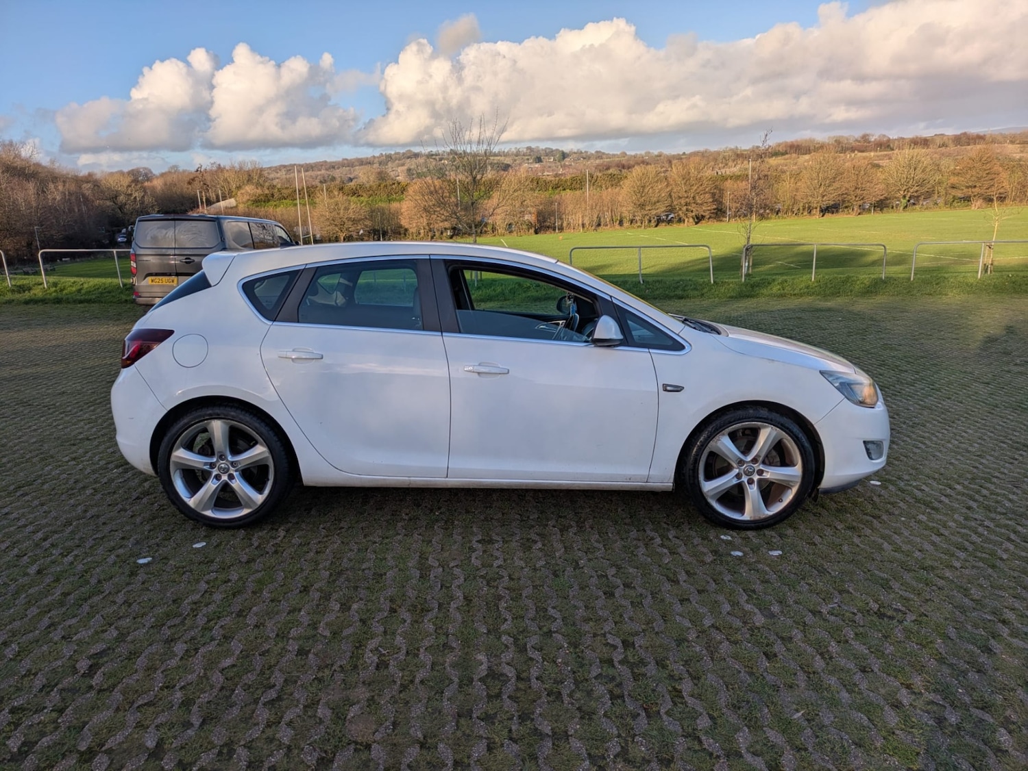 Used Vauxhall Astra 2012 for sale - 77003727: Photo 8