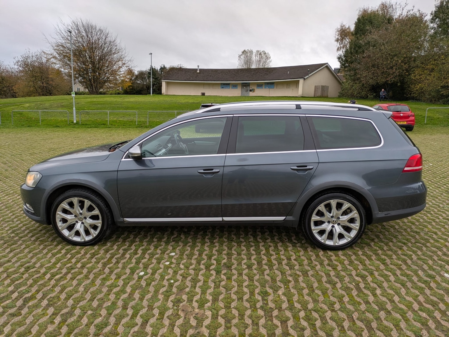 Used Volkswagen Passat 2013 for sale - 76410781: Photo 4