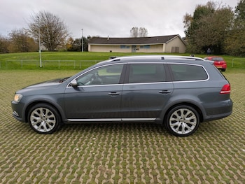 Used Volkswagen Passat 2013 for sale - 76410781: Photo