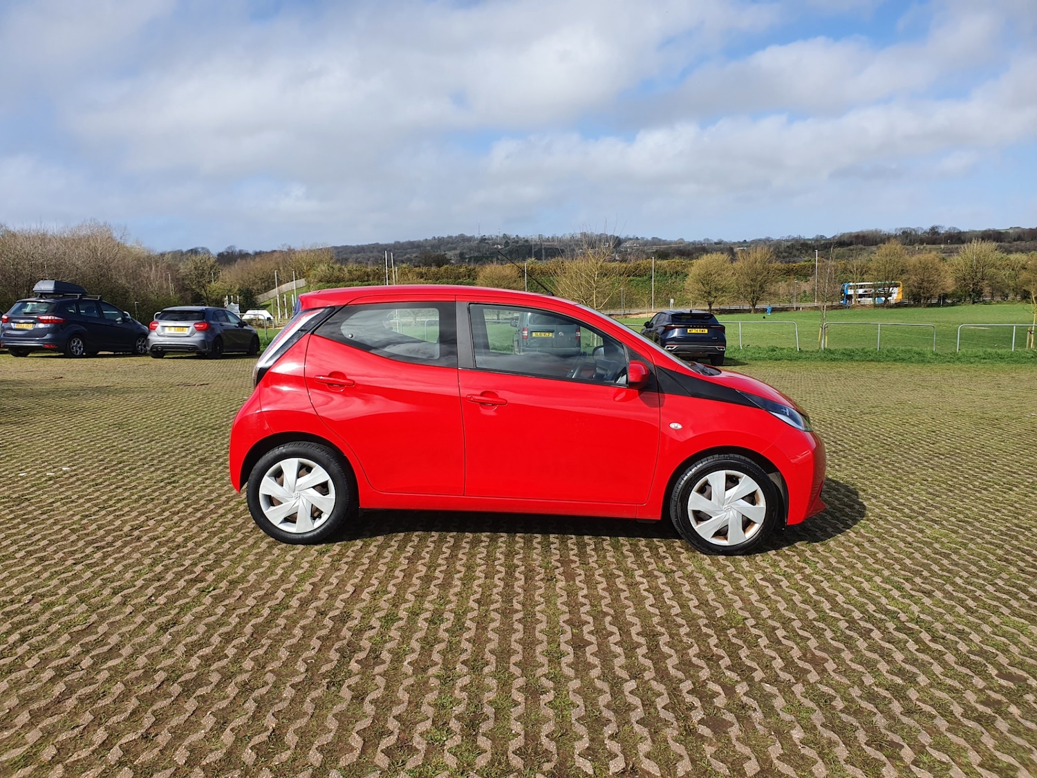 Used Toyota AYGO 2016 for sale - 77877992: Photo 2