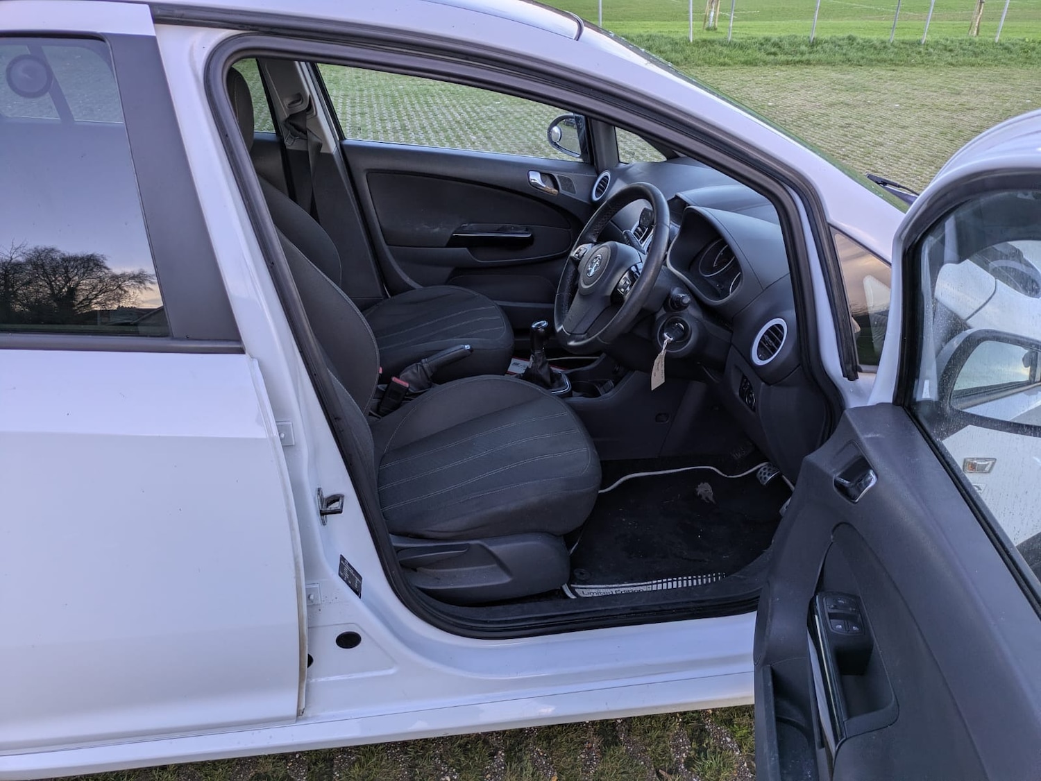 Used Vauxhall Corsa 2012 for sale - 77003777: Photo 9