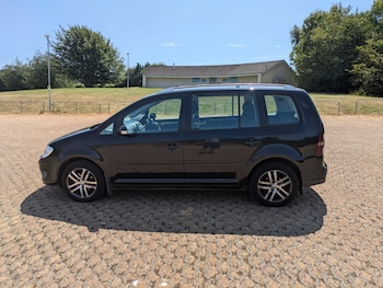 Used Volkswagen Touran 2008 for sale - 79262187: Photo