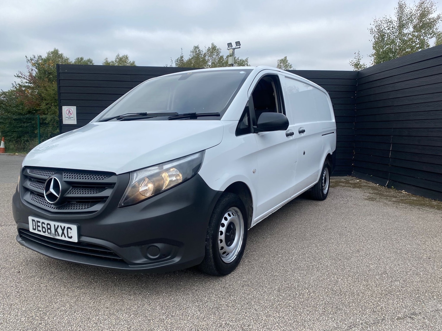 Used Mercedes-Benz Vito 2018 for sale - 76219332: Photo 1