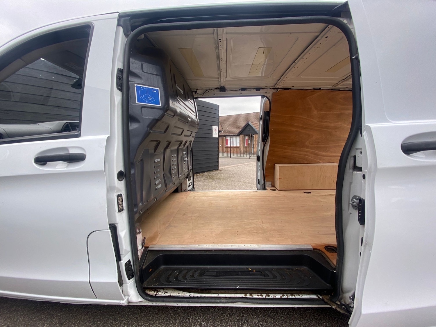 Used Mercedes-Benz Vito 2018 for sale - 76219332: Photo 11