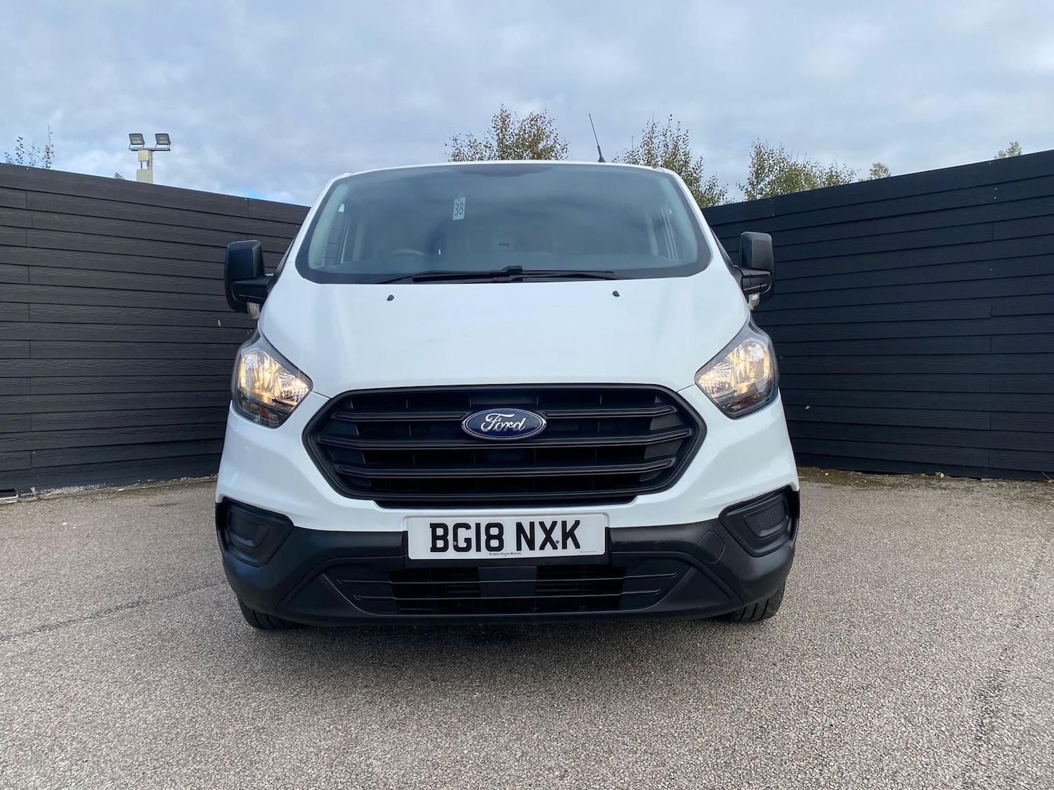 Used Ford Transit Custom 2018 for sale - 76614661: Photo 2