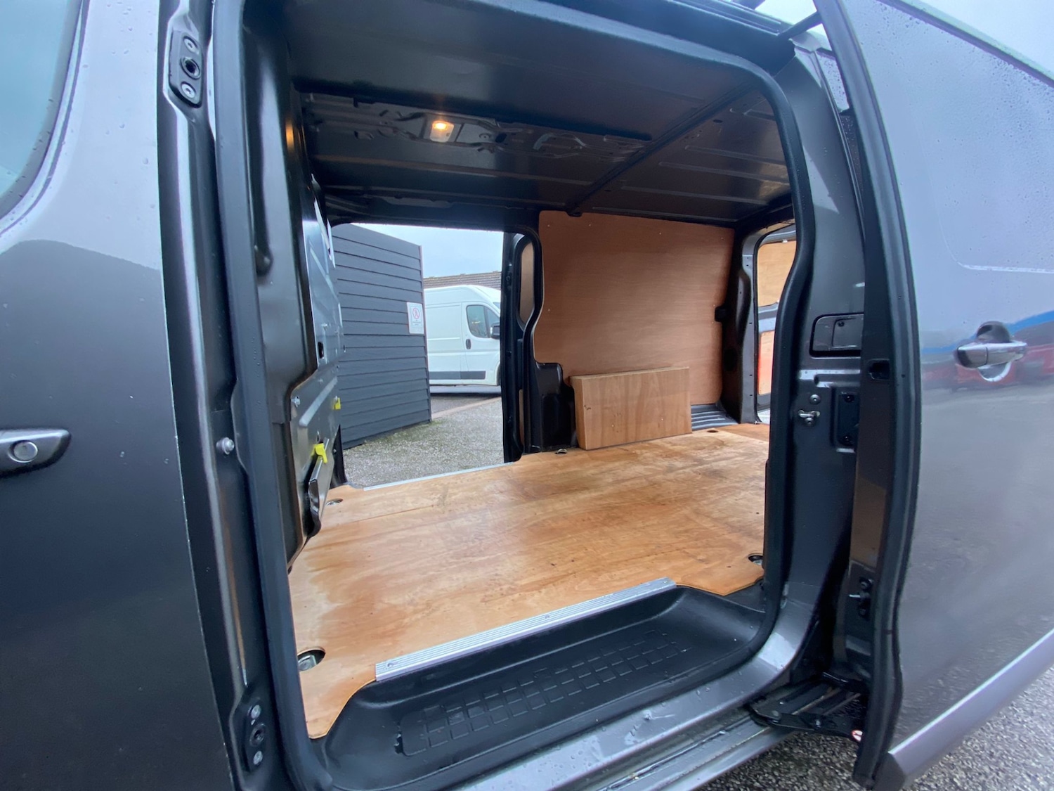 Used Vauxhall Vivaro 2019 for sale - 77297994: Photo 8