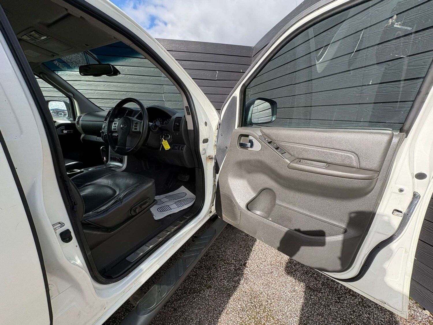 Used Nissan Navara 2013 for sale - 77851748: Photo 10