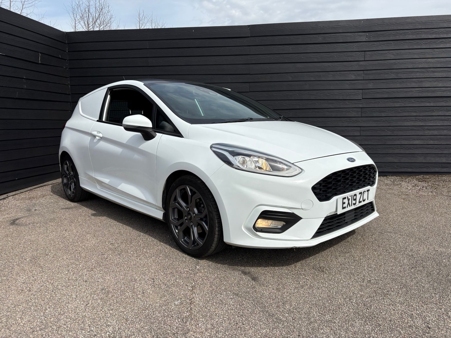 Used Ford Fiesta 2019 for sale - 78177463: Photo 3