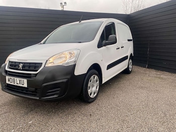 Used Peugeot Partner 2018 for sale - 77665601: Photo
