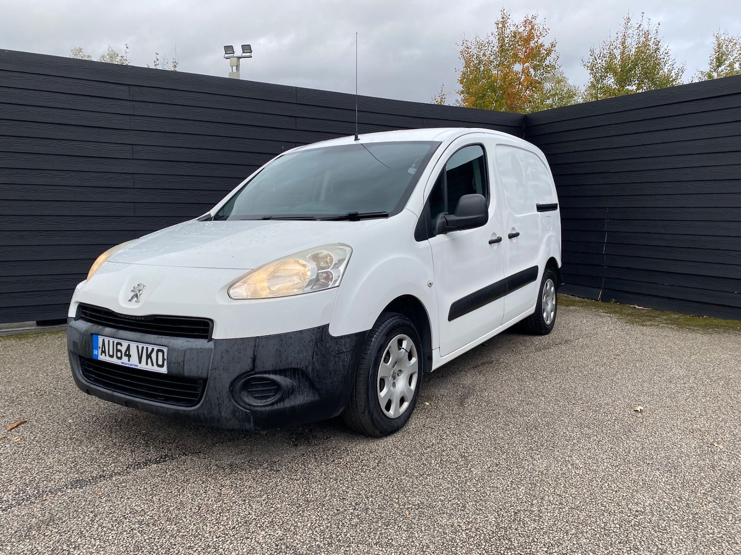 Used Peugeot Partner 2014 for sale - 76424421: Photo 1