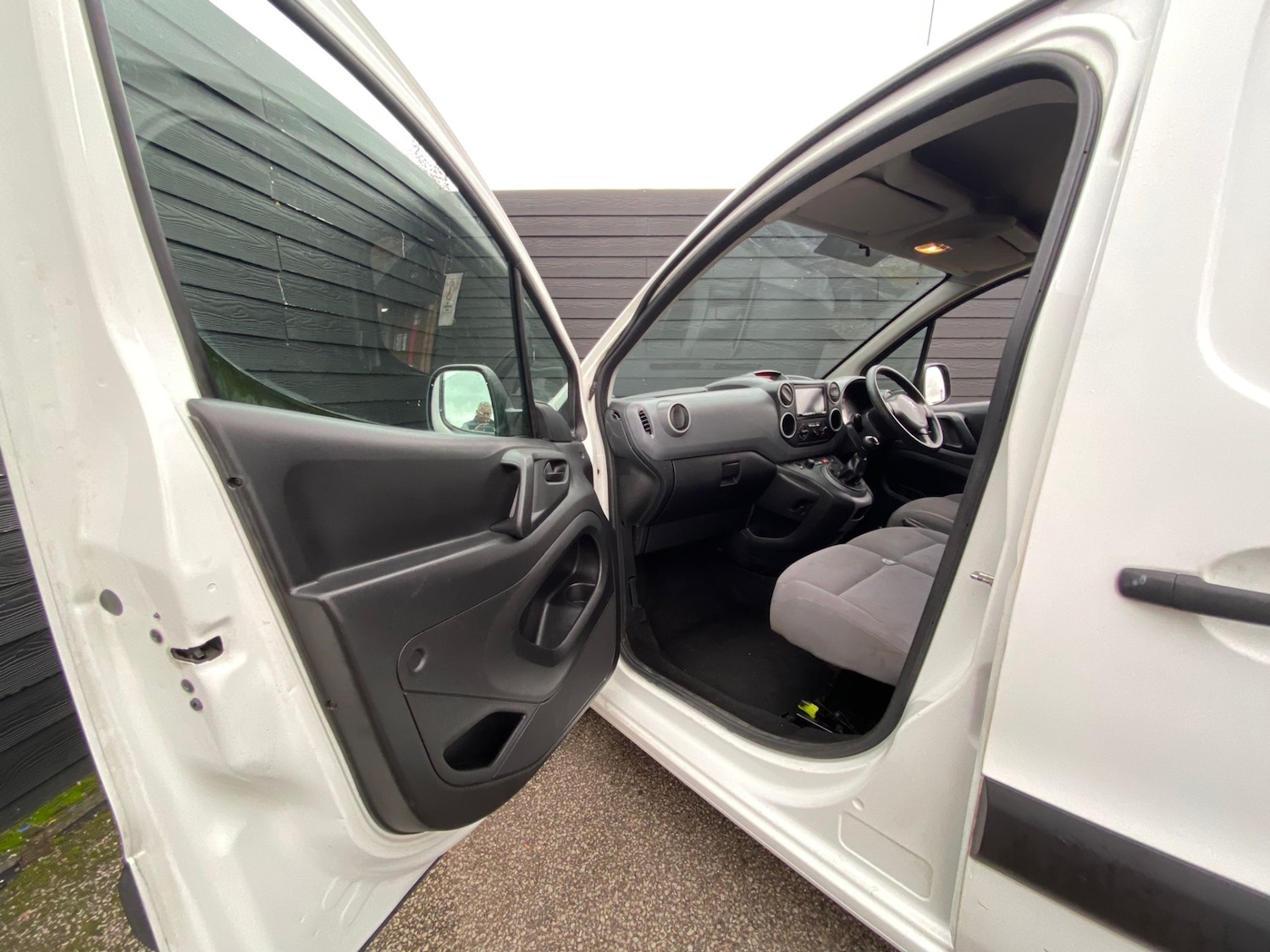 Used Peugeot Partner 2014 for sale - 76424421: Photo 10