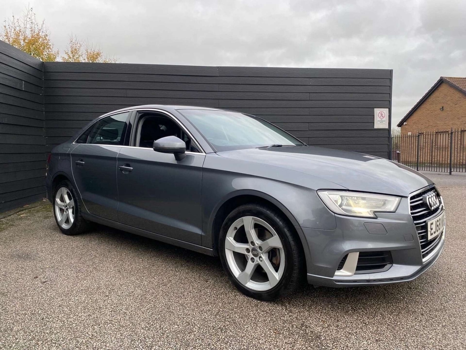 Used Audi A3 2018 for sale - 77665623: Photo 2
