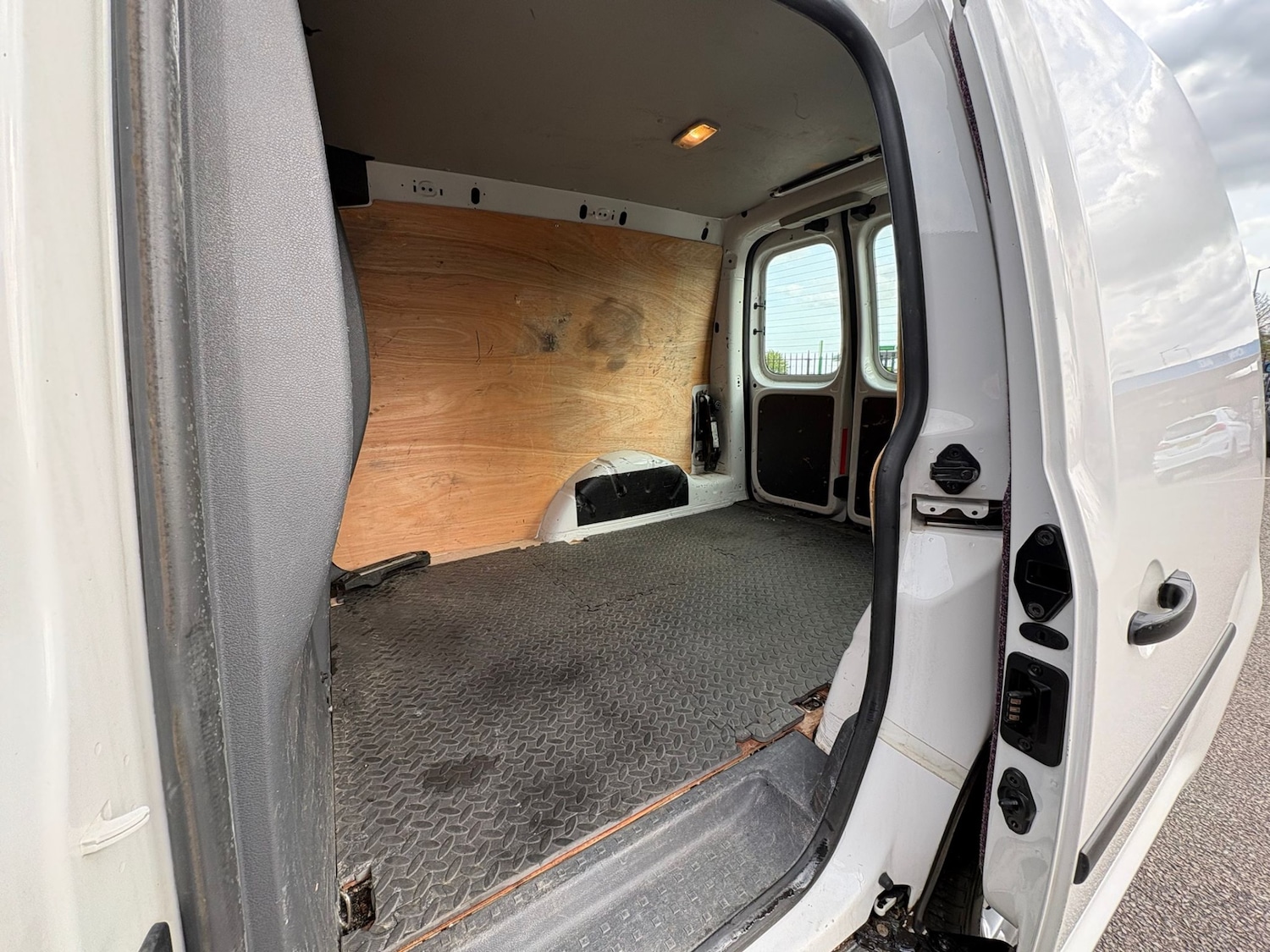 Used Volkswagen Caddy 2013 for sale - 78201469: Photo 8