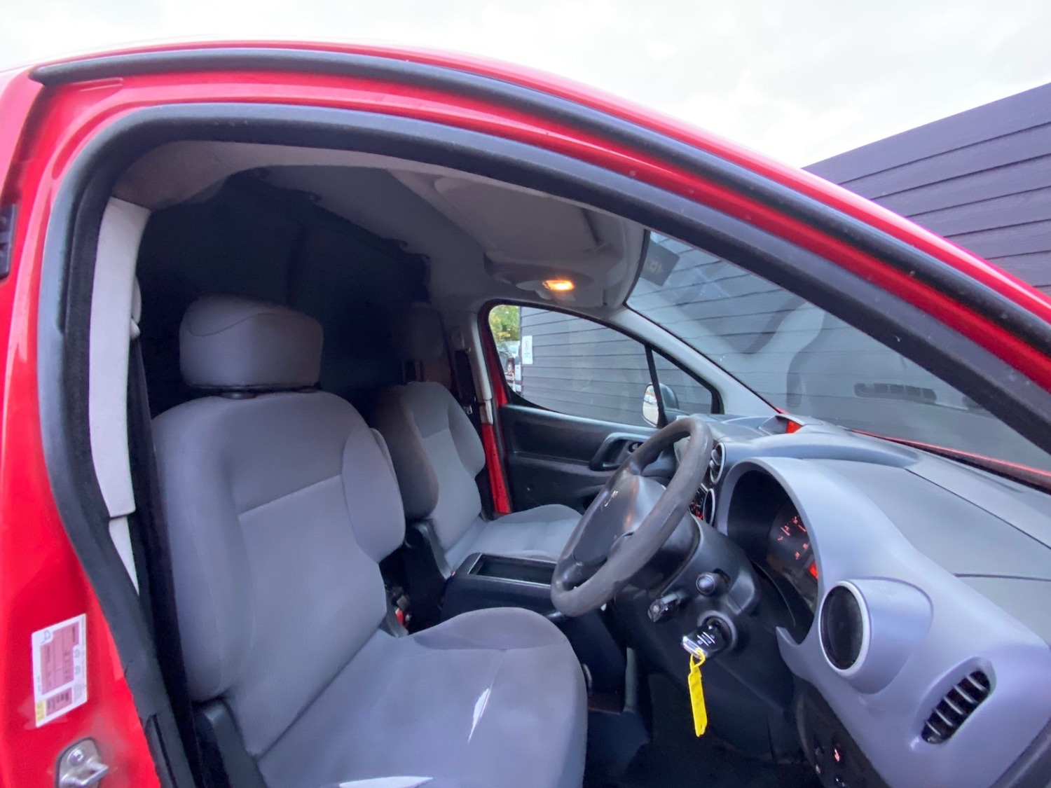 Used Peugeot Partner 2014 for sale - 76544393: Photo 11