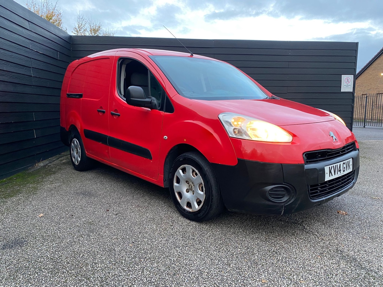 Used Peugeot Partner 2014 for sale - 76544393: Photo 3