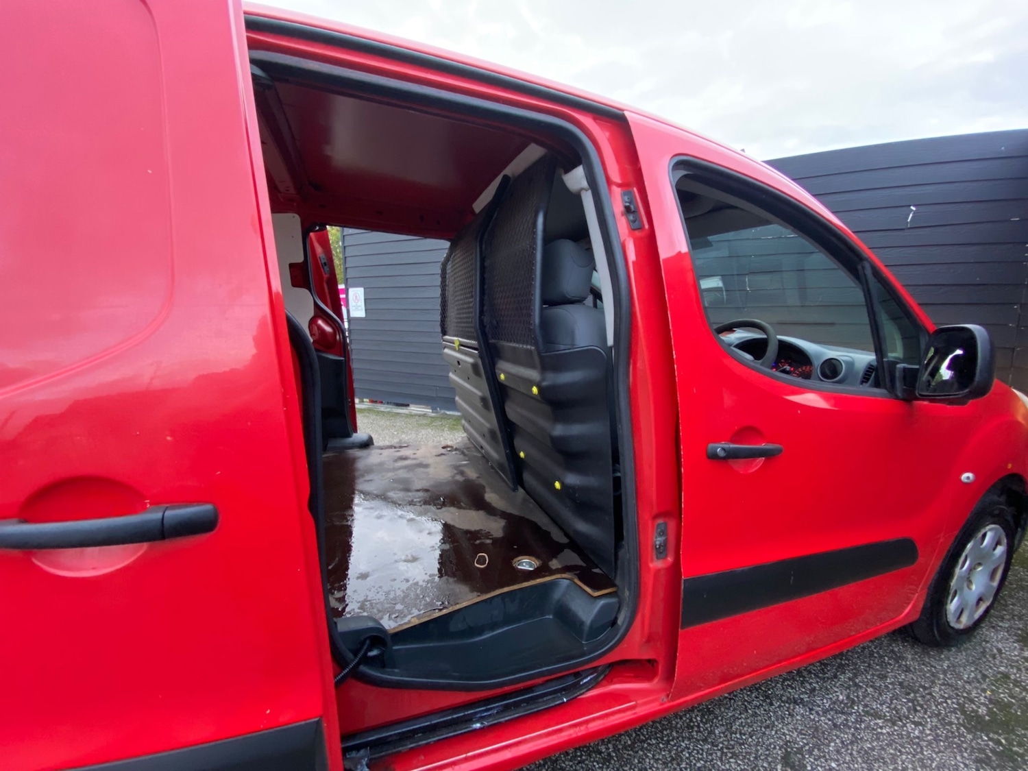 Used Peugeot Partner 2014 for sale - 76544393: Photo 9