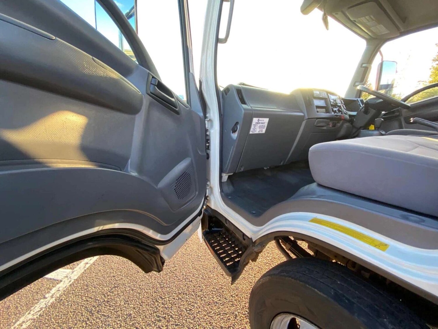 Used Isuzu Forward 2017 for sale - 77665605: Photo 5