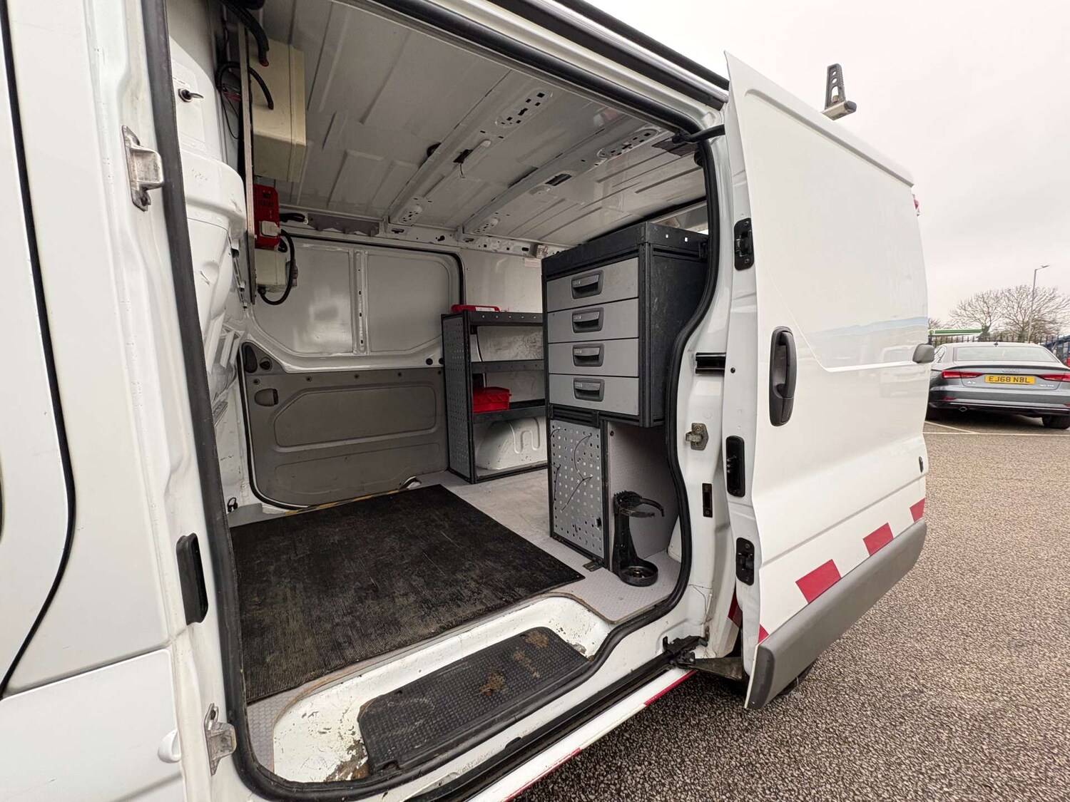 Used Vauxhall Vivaro 2013 for sale - 77792546: Photo 8