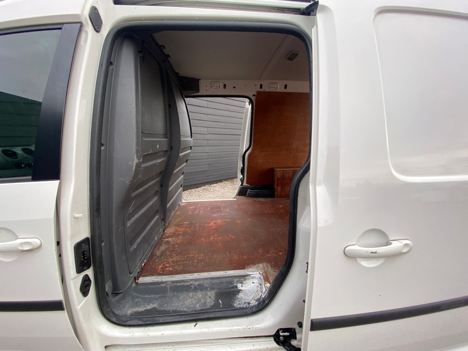 Used Volkswagen Caddy Maxi 2015 for sale - 77613859: Photo 10