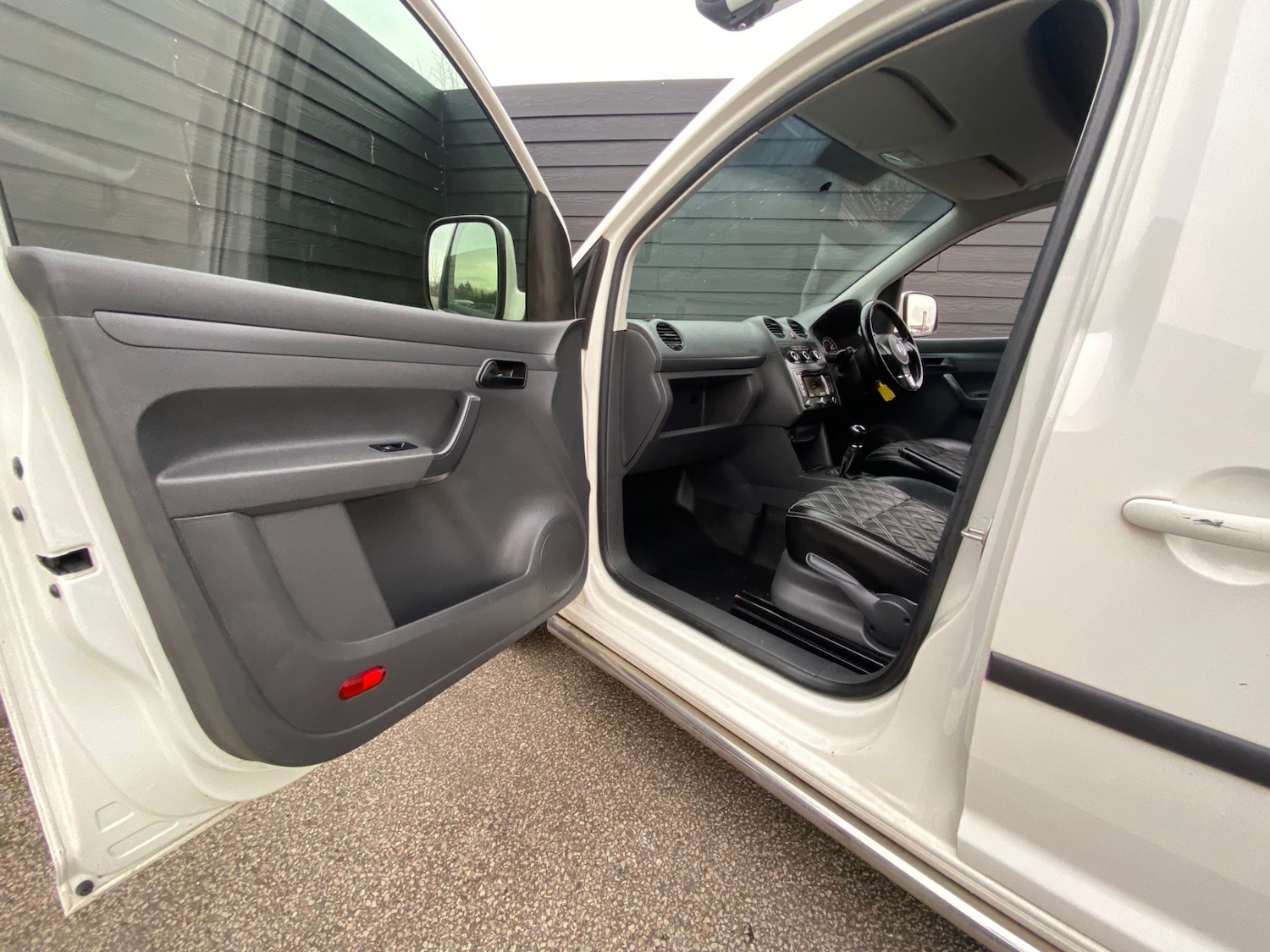 Used Volkswagen Caddy Maxi 2015 for sale - 77613859: Photo 14