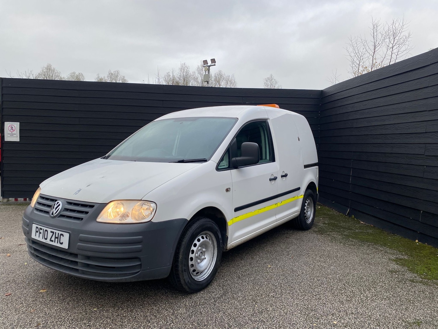 Used Volkswagen Caddy 2010 for sale - 76682094: Photo 1