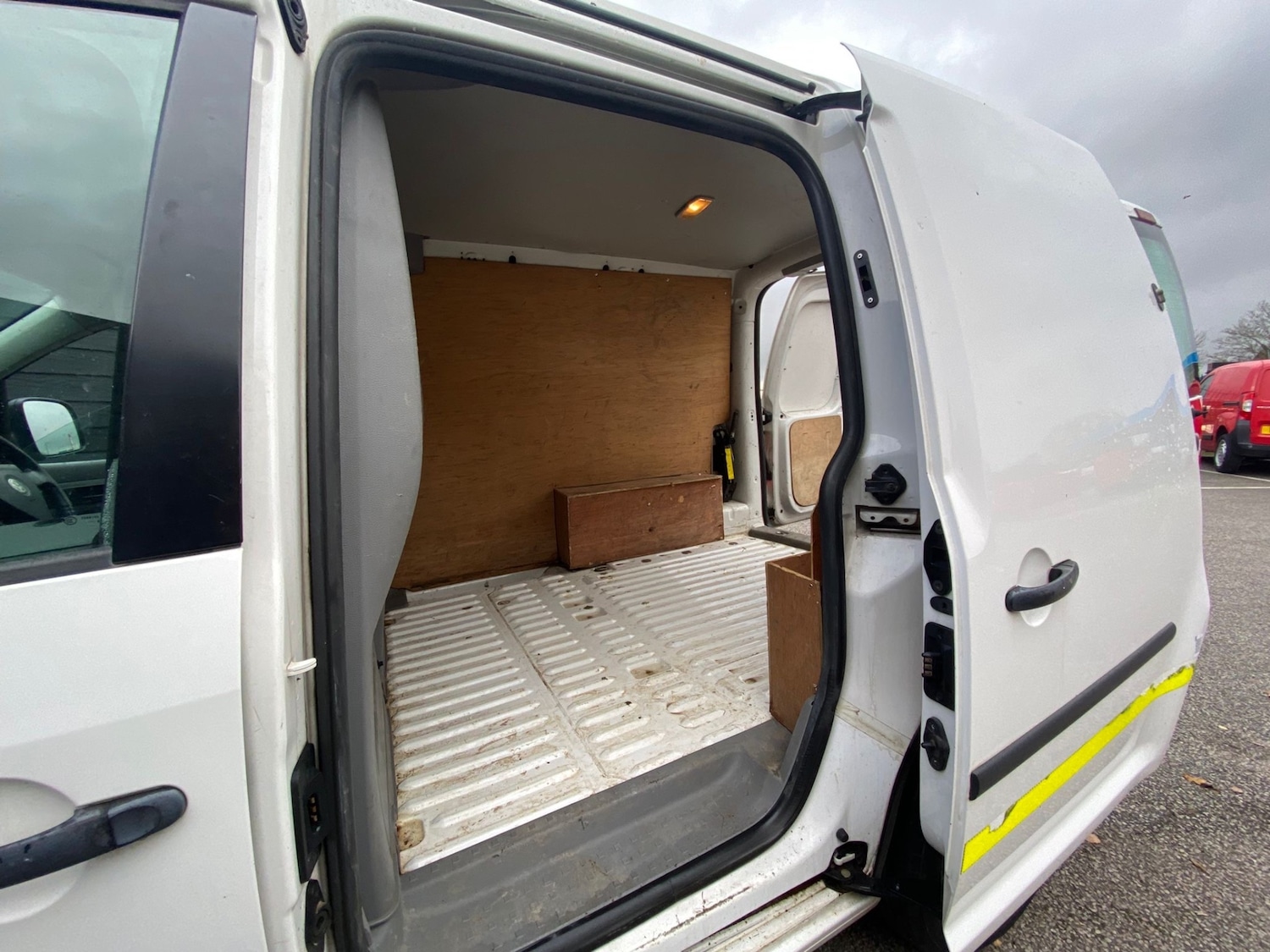 Used Volkswagen Caddy 2010 for sale - 76682094: Photo 8