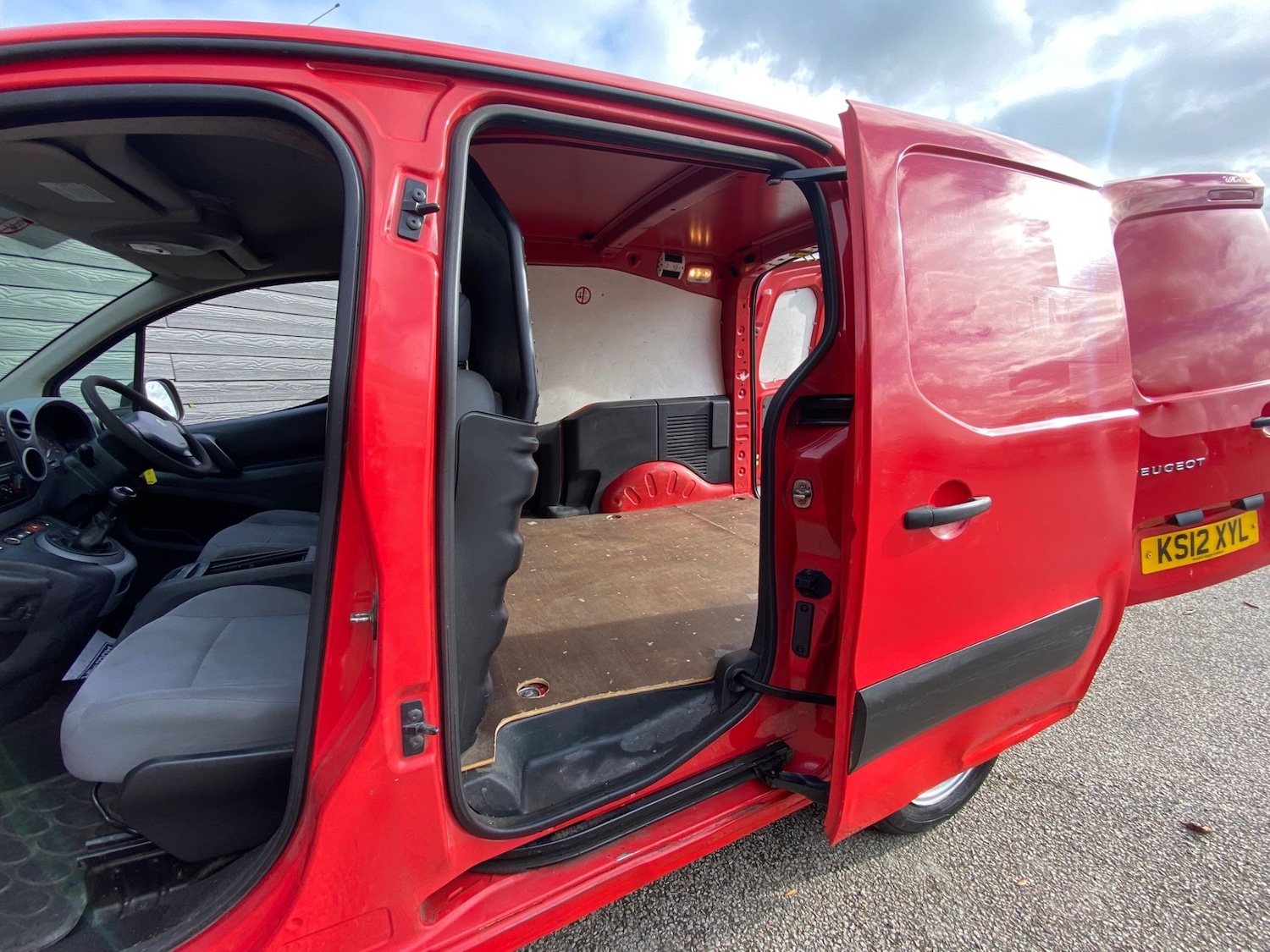 Used Peugeot Partner 2012 for sale - 76332236: Photo 6