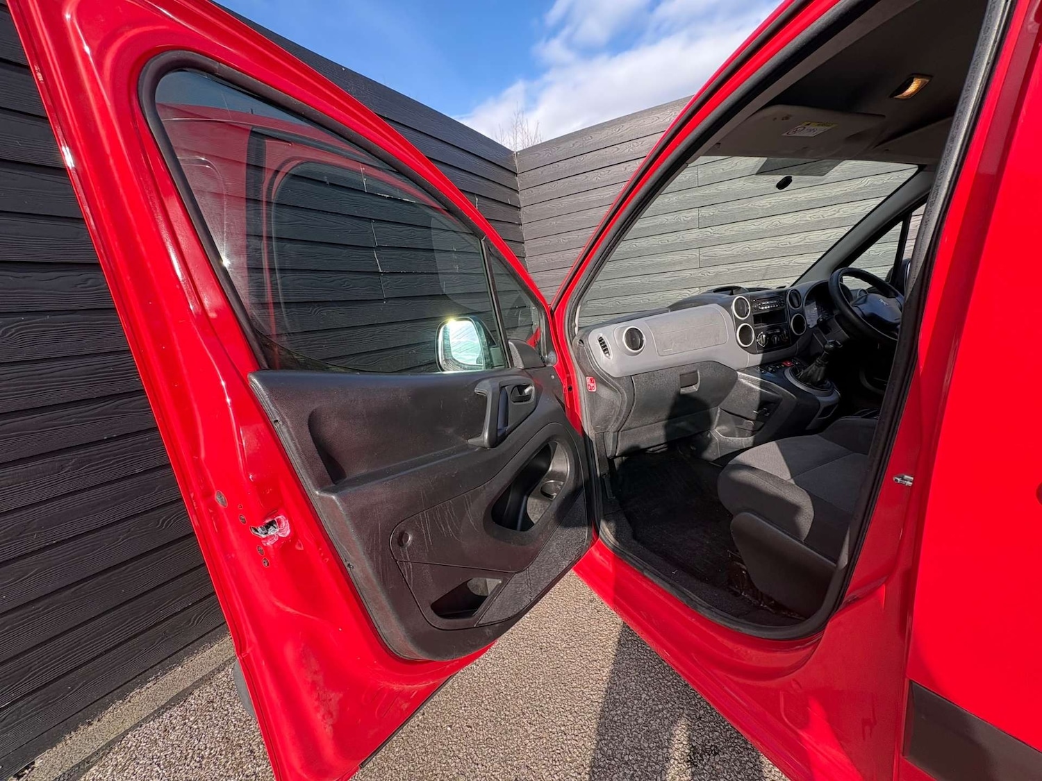 Used Peugeot Partner 2017 for sale - 77855872: Photo 12