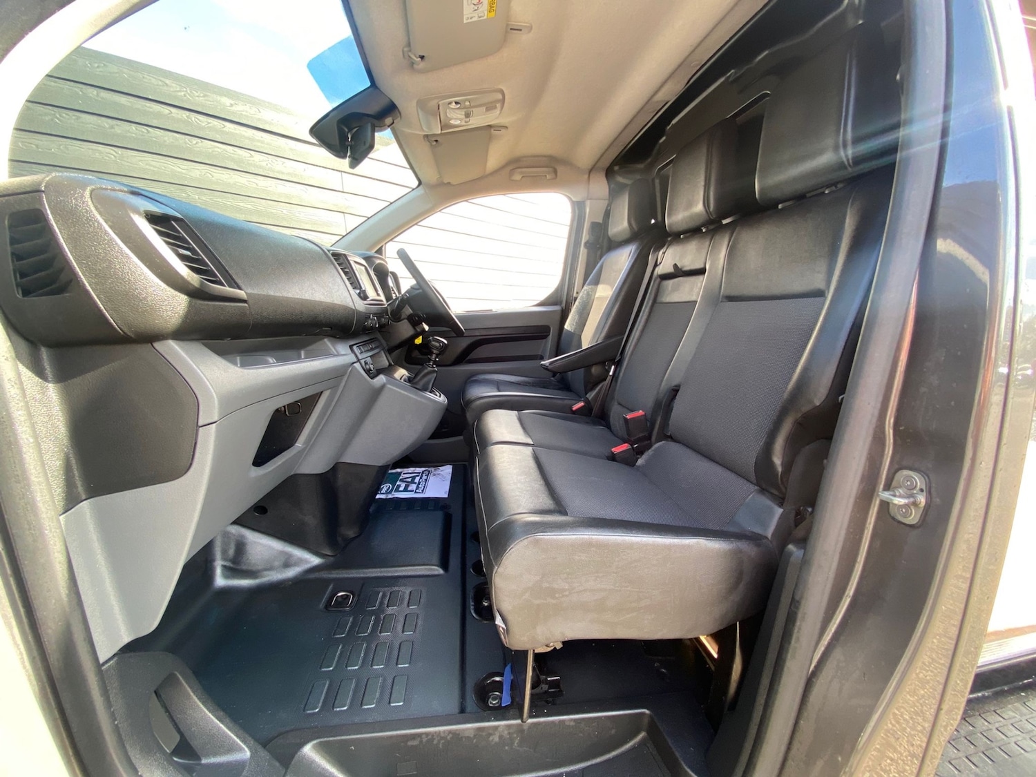 Used Peugeot Expert 2019 for sale - 76341117: Photo 14