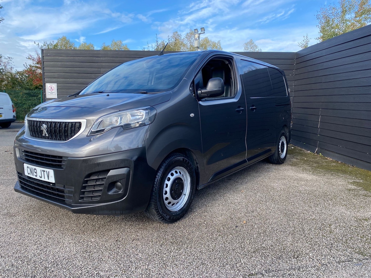 Used Peugeot Expert 2019 for sale - 76341117: Photo 3