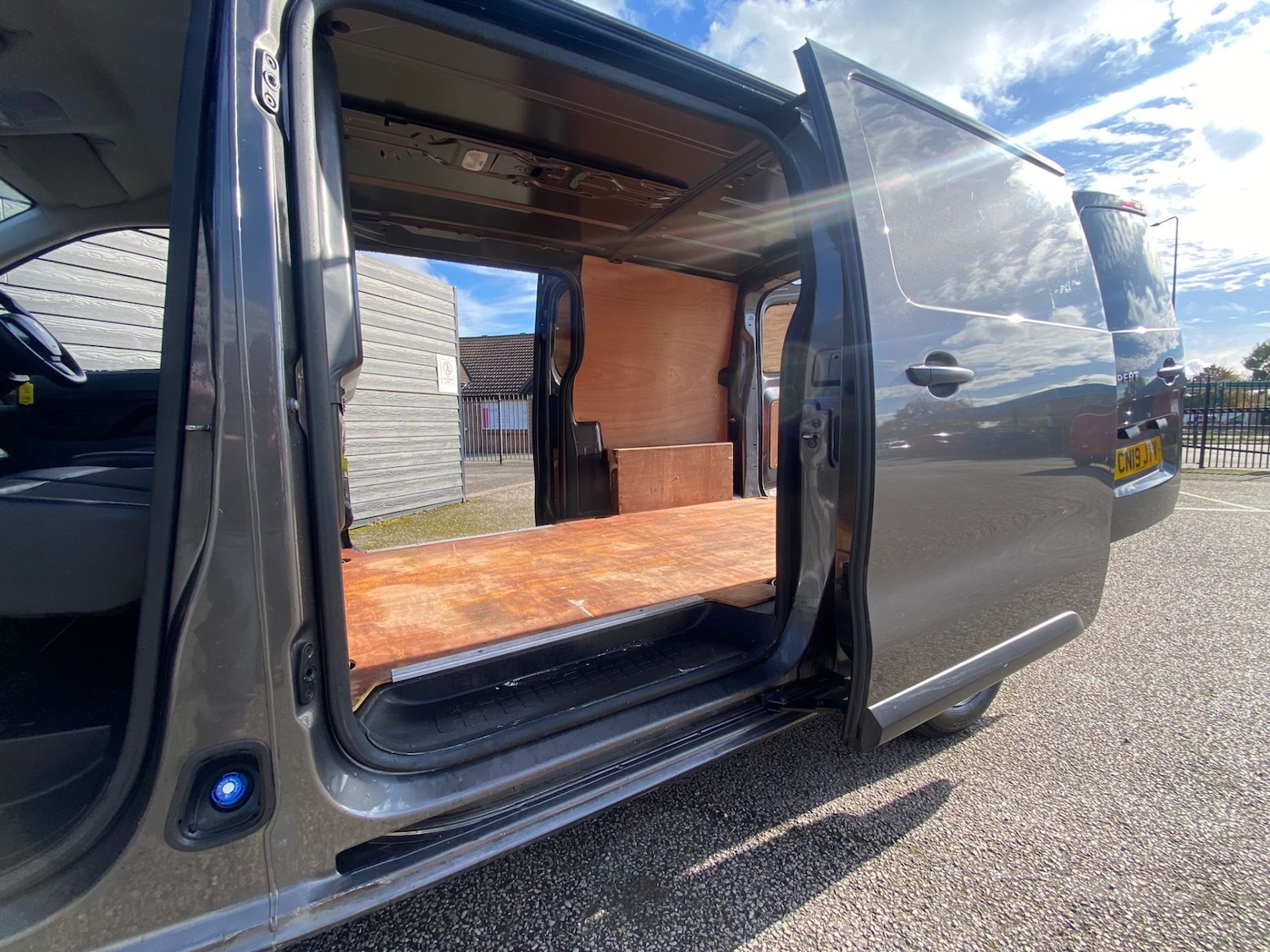 Used Peugeot Expert 2019 for sale - 76341117: Photo 7