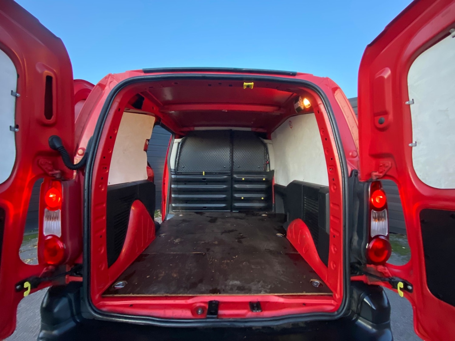 Used Peugeot Partner 2012 for sale - 76663077: Photo 7