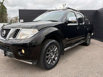 Used Nissan Navara 2015 for sale - 77851760: Photo