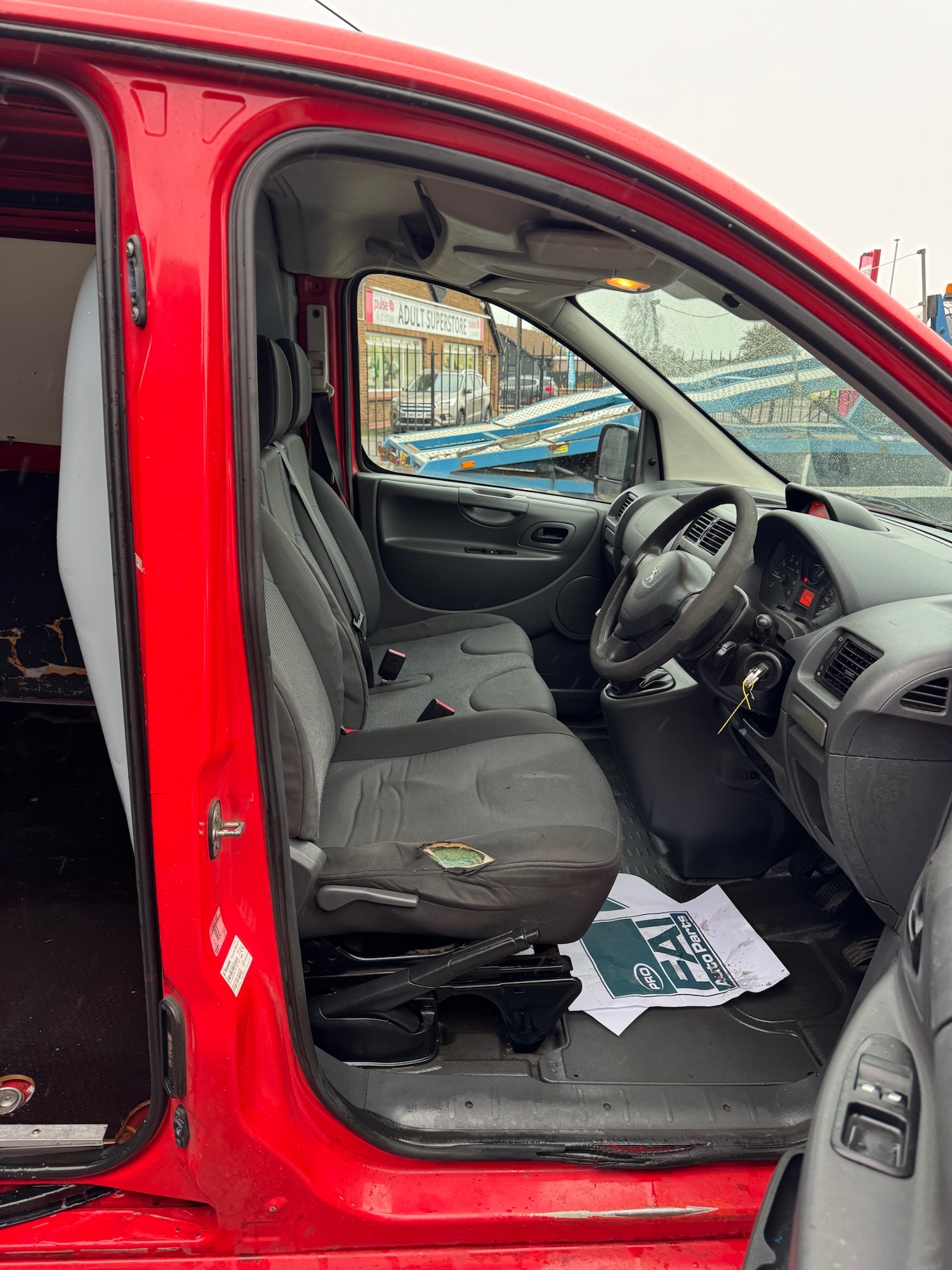 Used Peugeot Expert 2014 for sale - 76420158: Photo 9