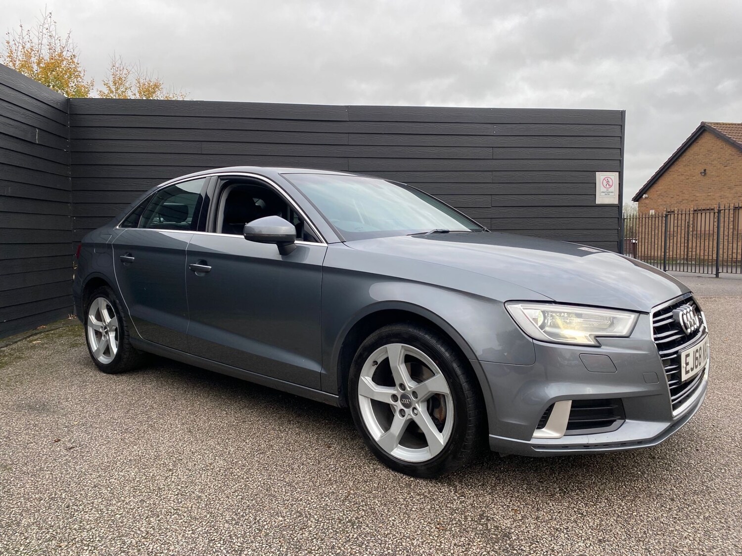 Used Audi A3 2018 for sale - 76543103: Photo 3